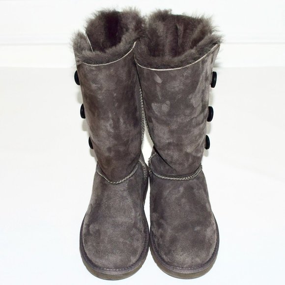 UGG Like New! Bailey Button Triplet Grey Sheepskin Boots Size